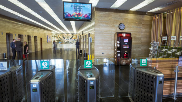 Автоматическое кафе "Кофе с собой" как украшение!